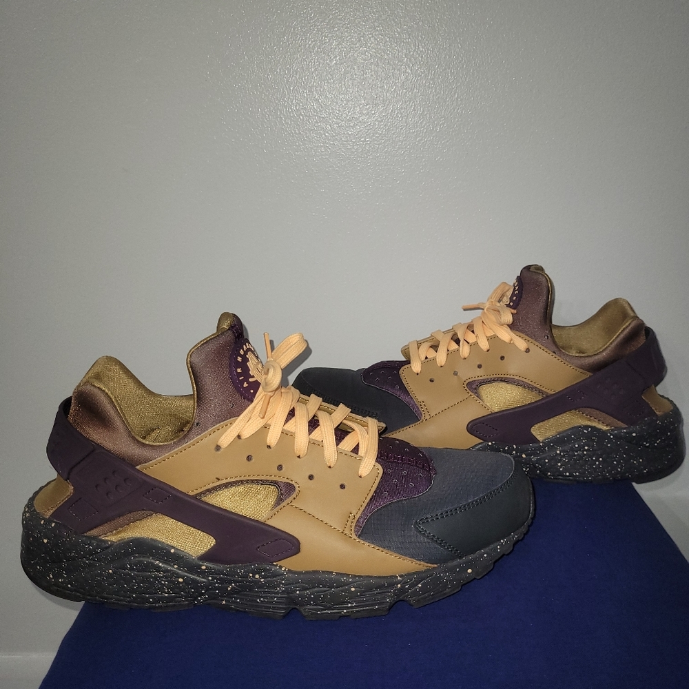 Air Huarache Premium 'Elemental Gold' - Picture 1 of 7